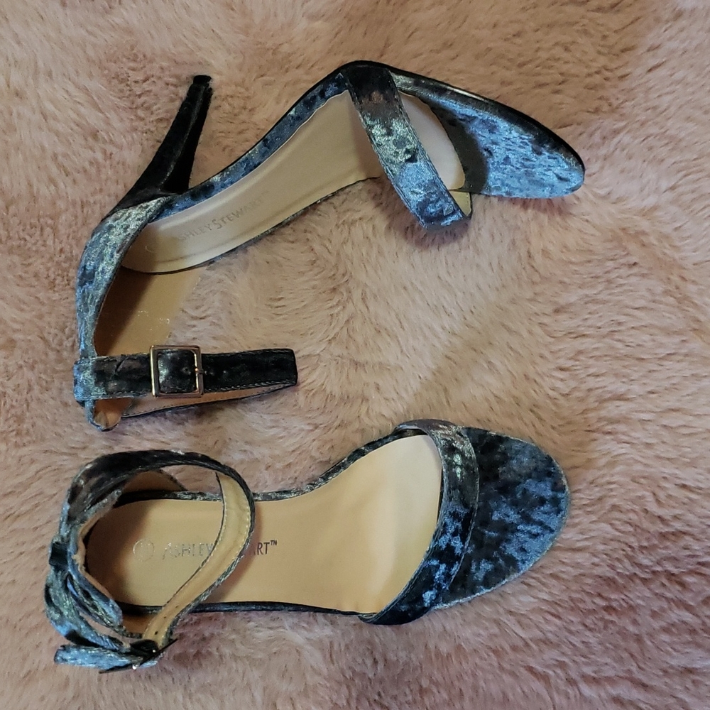Ashley Stewart velvet heels